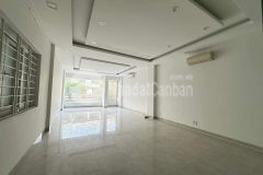 Cho thuê nhà nguyên căn khu vực bờ hồ, nhà mới trống suốt đẹp.