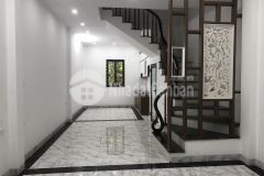 Bán nhà xuân la, dt 46mx5 tầng, lô góc, có gara, kinh doanh sầm uất, chỉ 7.5 tỷ.