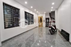 Cho thuê nhà ô tô tránh nguyễn chí thanh đống đa, nhà đẹp, thang máy, kd 65m2t