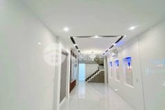 Cho thuê nhà mới 1 trệt 2 lầu mặt tiền đường trần hưng đạo giá 35 triệu