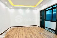 Bán nhà quốc tử giám, đđa. k.doanh, sát ô tô, ở luôn. dt33m2, mt 7m, chỉ hơn 5 tỷ