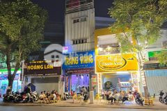 Cho thuê nhà mặt tiền đường lê văn sỹ, phường 14, quận 3.