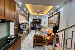 Ban nha đương đê la thanh đông đa, nha đep ơ ngay, 2 măt ngo 30m,5t