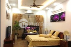 Chỉ 7.4 tỷ,kinh doanh sầm uất,, 2 ô tô tránh,phố lạc long quân,dt 47mx5 tầng.