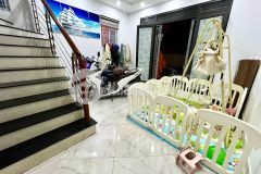 Rẻ vô địch, phố lạc long quân, dt 48mx5 tầng, gần phố, lô góc, chỉ có 5.3 tỷ.