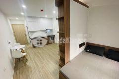 Bán nhà gấp phố lạc long quân,dt 56mx5 tầng, ô tô đỗ cổng, gần phố,giá 8.5 tỷ.