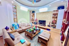 6 tầng, có thang máy, 7 chỗ vào nhà, lô góc 2 thoáng