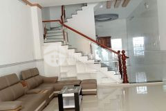 Cho thuê nhà trệt 2 lầu mới đẹp có nội thất trục chính kdc văn hoá tây đô cái răng