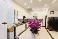 Bán nhà mặt ngõ đường âu cơ,diện tích 85m2,giá 16 tỷ