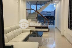 Cần bán gấp nhà phố xuân la,dt 68mx5 tầng, ô tô đỗ cổng,lô góc,thang máy,giá 10 tỷ.