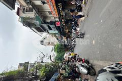 Nhà hiếm, không có nóc, mặt phố kinh doanh sầm uất.