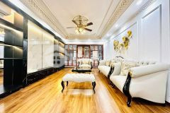 Bán nhà gấp phố tứ liên,dt 68mx6 tầng, ô tô đỗ cửa, lô góc,.giá 9.9 tỷ.