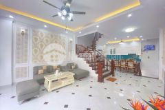 Bán nhà phố kim mã dt 52mx5 tầng, ô tô đỗ cổng,giá 7.5 tỷ.