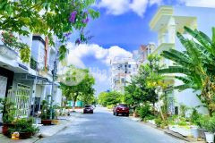 Bá.n nền 120m2 sổ hồng đông nam đường b8 đối diện trường học hưng phú cách cổng sau siêu thị go 10