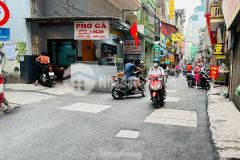 Bán nhà đẹp ngã tư sở 40m dân xây full nội thất ngõ thông nhỉnh 6 tỷ