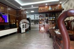 Bán nhà lạc long quân đường 8m vi trí tốt 5 tầng nhích 6 tỷ