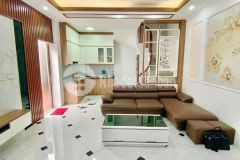 Bán nhà ngõ phố thái thịnh dt42m 5 tầng giá6ty500