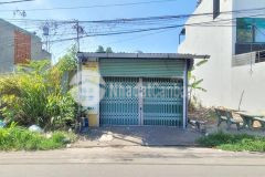 Cần bán căn nhà c4, mt đường tân hiệp, shr, giá 720 triệu.