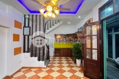 Bán nhà tây hồ, võng thị, 36m2, 5 tầng, nhỉnh 6 tỷ. sát hồ tây, ở ngay. 0967560457