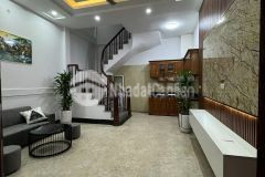 Bán nhà tam trinh hoàng mai, gần phố, ô tô đỗ gần, hai thoáng trước sau, nhà 4 tầng đẹp.