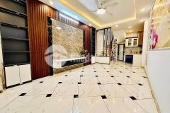 Bán nhà phúc lợi, long biên 33m2, 5t giá 3,3 tỷ trung tâm phúc lợi, gần ô tô