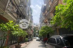 Bán nhà tây hồ, 32m2, 7 tầng, nhỉnh 7 tỷ, thang máy, view hồ tây, nhà mới, sát ô tô.