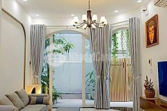 Cmt8,q10,8pn,56m2, 5 tầng,ở kd chdv, vị trí đỉnh, gần tuyến metro số 2, lãi vốn x2, 7.x tỷ