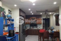 Bán nhà chu huy mân,long biên,có sân trước sau nhà ô tô 7 chỗ vào nhà 100m ra phố lớn 95m2,8tỷ