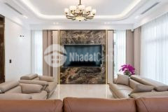 Tôi bán nhà mặt phố hồng tiến sầm uất gần bệnh viện tâm anh 102m2 chỉ 23.8 tỷ. lh 0989.62.6116