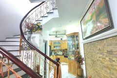 Ban nha phô vương thưa vu thanh xuân, nha đep ơ luôn, ô tô 52m,4t