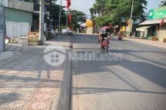 Bán 200m2 mặt tiền đường nằm ngay trung tâm sầm uất giá 9xx triệu.