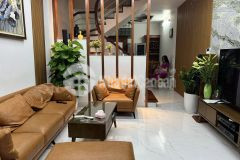 Bán nhà hào nam đống đa gần ngã tư cát linh, hai mặt đường ô tô, kinh doanh.