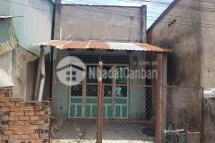 Bán miếng đất thổ cư tặng nhà cấp 4 5x25 130m2 650 triệu, sổ hồng riêng.