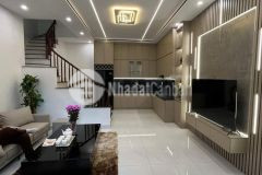 Bàn nhà gấp, đội cân ba đình, dt 50mx5 tầng, ô tô đỗ cách 20m. giá 6.8 tỷ.