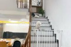 Bán nhà long biên 32m2 2 mặt thoáng 3 gác tránh 5 tầng chỉ hơn 4 tỷ