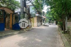 Đất đẹp hiếm đường ô tô tránh nhau trung tâm thạch bàn dt 72m2. giá 135 triệu m2