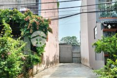 Đất ngộp bank cần bán gấp giá chỉ hơn 5tỷ xíu.xung quanh 1km nhiều trường học các cấp.