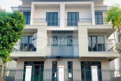 Biệt thự vườn 180m2 gần vinhomes riverside giá rẻ bất ngờ chỉ 9 tỷ cơ hội có 1 0 2