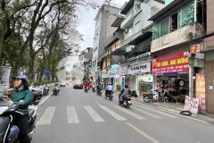 Bán gấp nhà mặt phố đốc ngữ, sổ vuôngdt 100m2, 4 tầng, mt 6m, 26tỷ