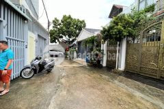 Nhà mặt tiền đường 836 phú hữu dt 54m đúc 1 lầu vị trí đẹp