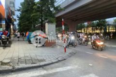 Bán mặt phố phạm văn đồng 112m 3 tầng lô góc vỉa hè kinh doanh ôtô.