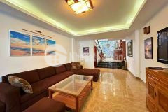 Cho thuê nhà tây hồ phố lạc long quân 70m x 4t, ô tô tránh, nhà đẹp