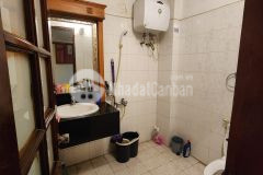 Bán nhà đại la hai bà trưng 52 m2 9 tỷ ô tô đỗ cửa hai thoáng vài bước ra phố vị trí tuyệt đẹp.