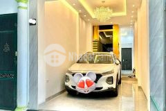 Nhà rất là rẻ, phố lạc long quân,dt 49mx6 tầng, thang máy,gara ô tô, giá chỉ 10.5 tỷ.