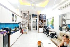 Bán gấp cực đường hoàng quốc việt, dt 58mx6 tầng,phân lô, ô tô đỗ trước cửa,thang máy, chỉ 13.5 tỷ.