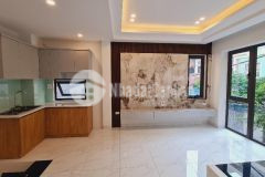 Bán nhà thạch bàn, long biên 6t, 33m2 giá 5,73 tỷ lô góc, ô tô vào nhà