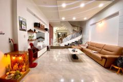 Nhà 3 tầng kiên cố mặt tiền đường lê thanh nghị hải châu.