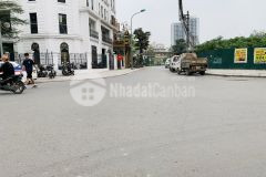 Nhà nằm cạnh mặt phố trần phú văn quán, thông ra hồ văn quán,