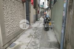 Bán nhà gần hồ phương mai 48m2, mặt tiền 5m. ngõ thông 30m ra hồ 5.25 tỷ.