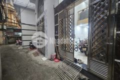 Nhà giá sale,đường liễu giai, dt 43mx5 tầng, ô tô đỗ cạnh, ở ngay,chỉ có 6.7 tỷ.